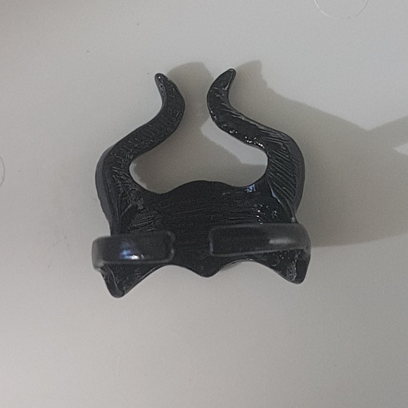 π§π»ββοΈ Maleficent Crown Ring - Picture 3 of 8